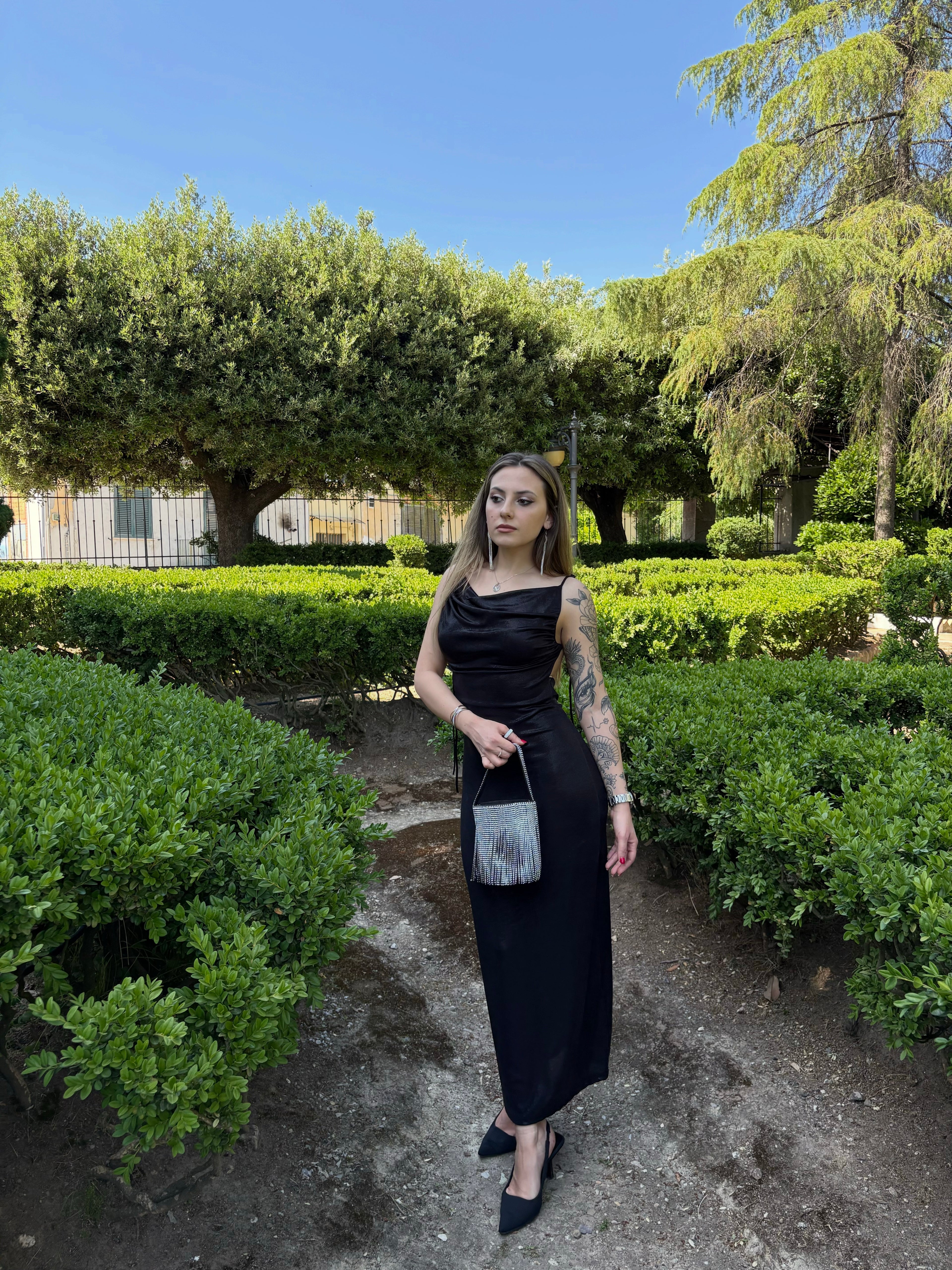 •Shimmer Noir•